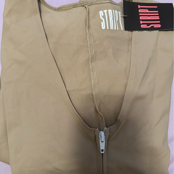Stript Cedes Bodysuit - Chai - Large - NWT - Picture 6 of 6